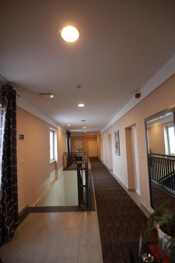 Hotel Petrijevci Bizovac Exterior photo